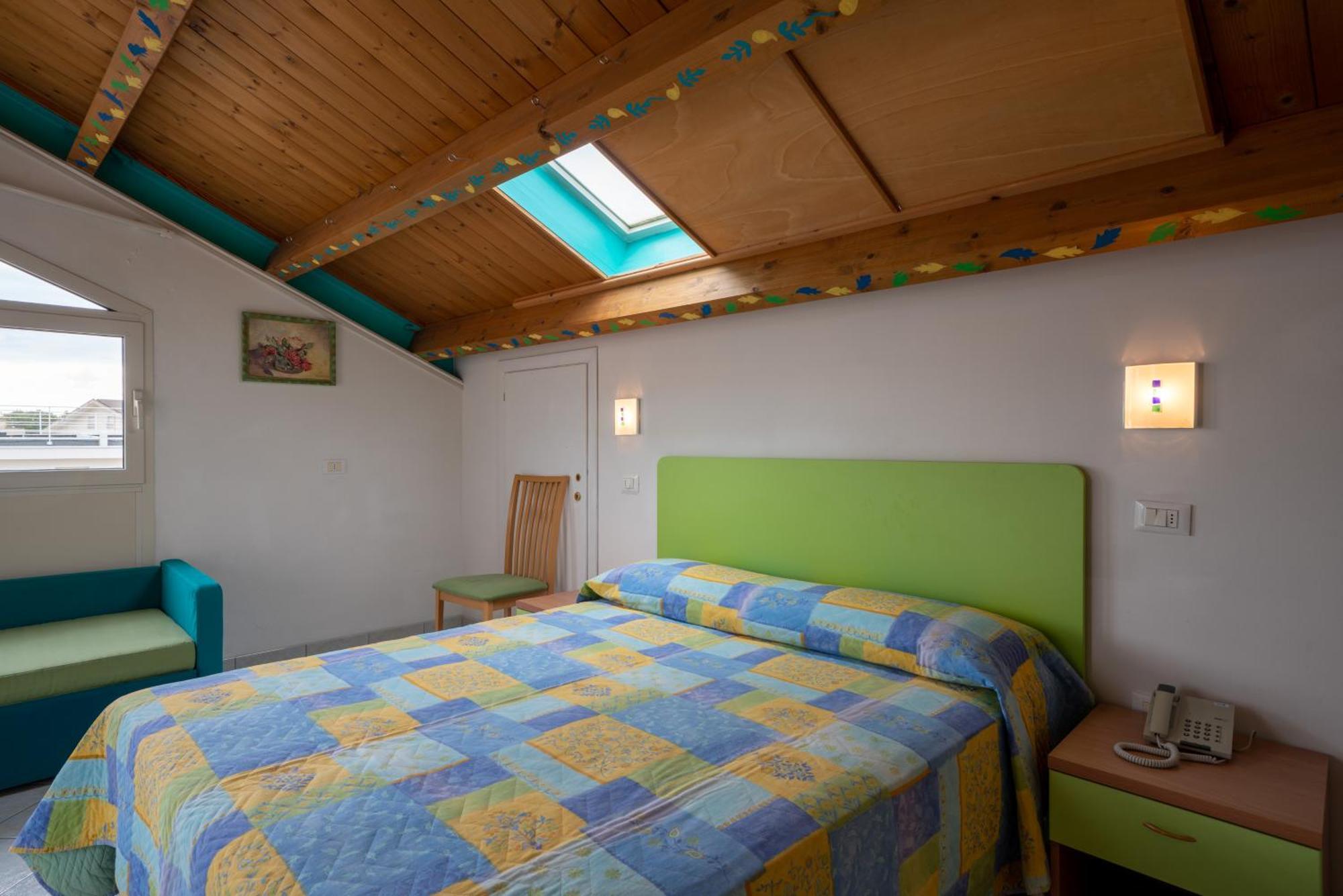 Hotel Marconi Cattolica Esterno foto