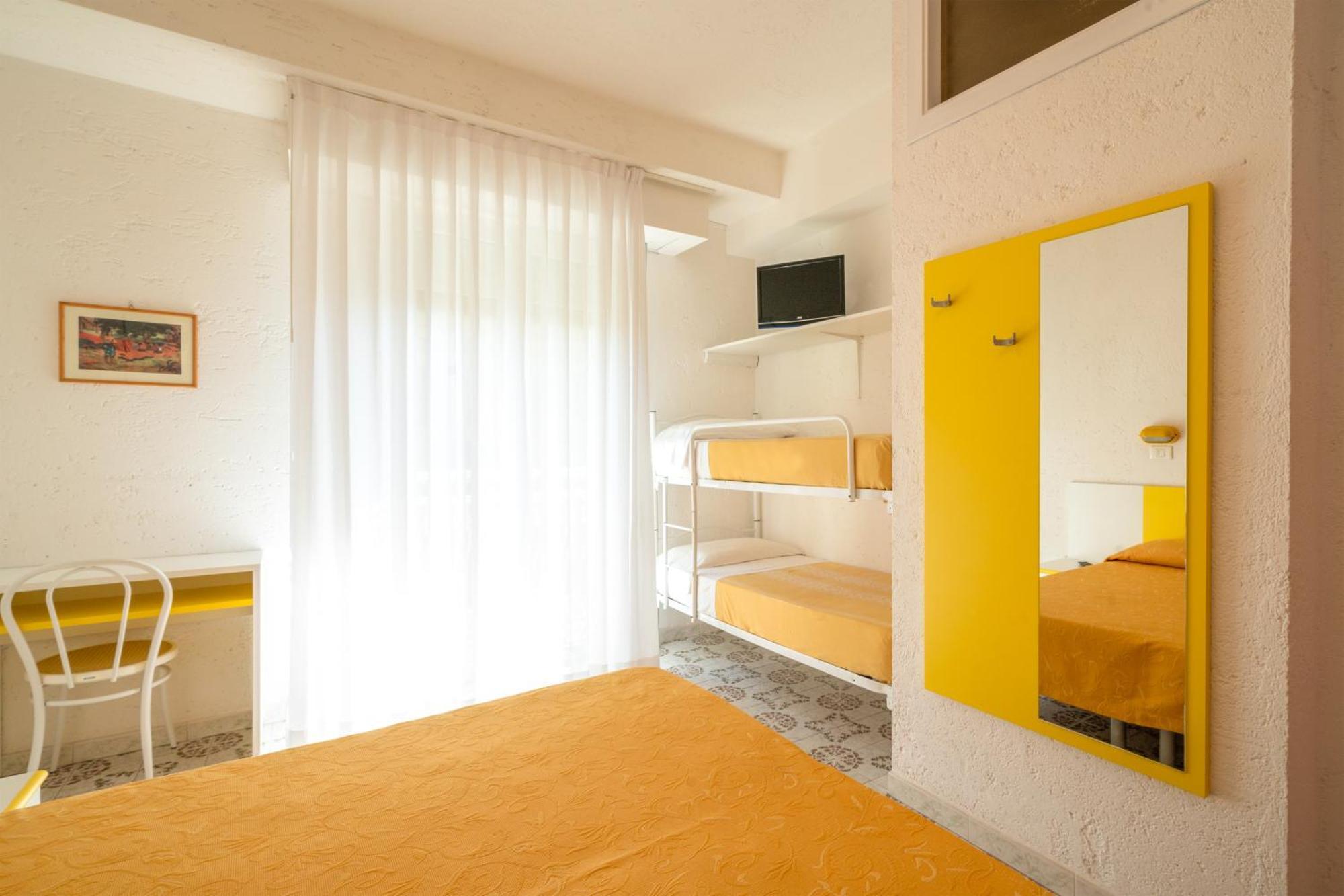 Hotel Marconi Cattolica Esterno foto