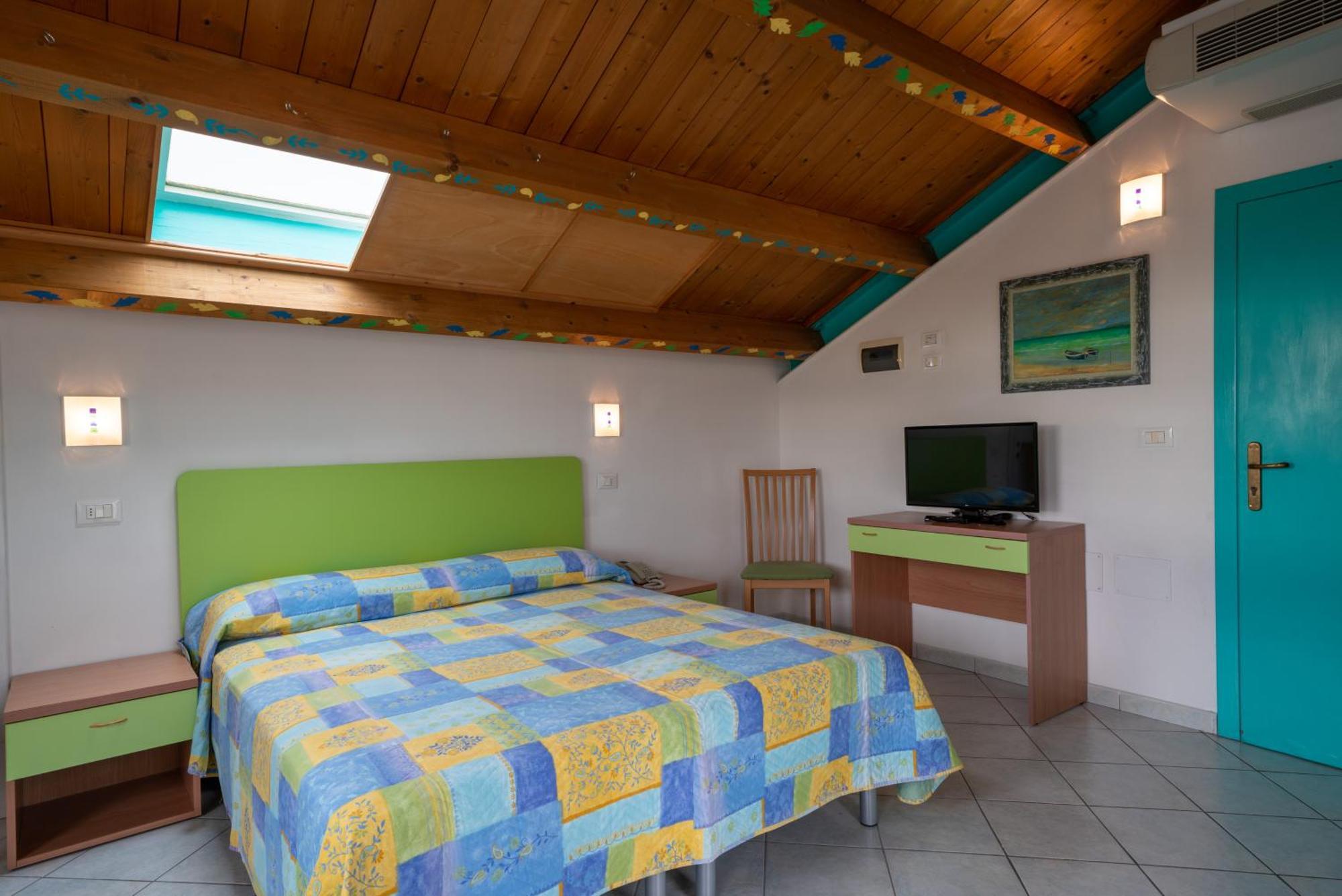 Hotel Marconi Cattolica Esterno foto