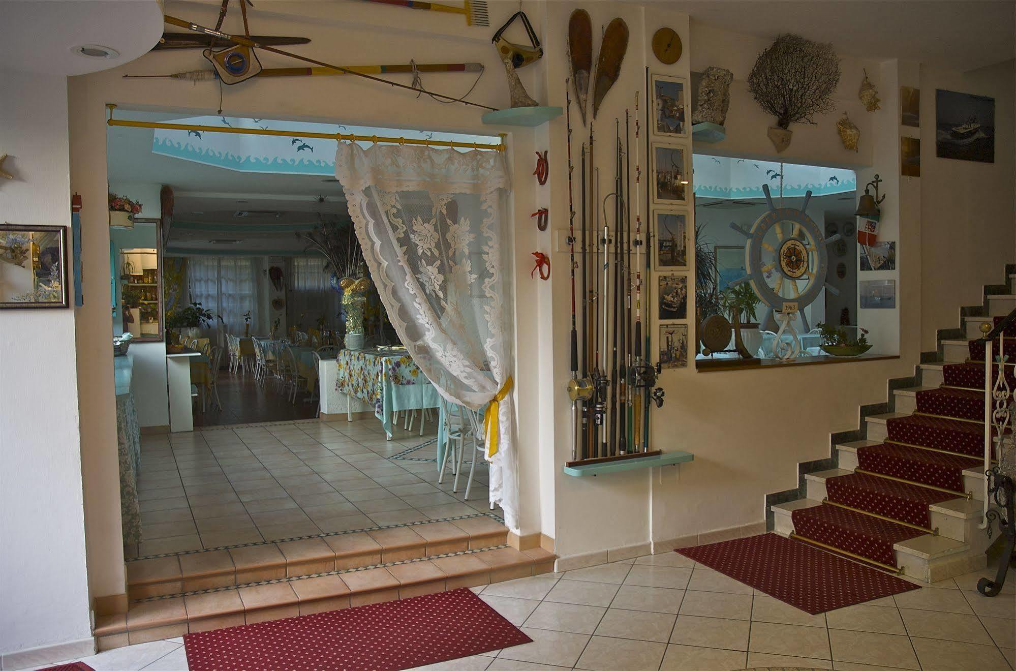 Hotel Marconi Cattolica Esterno foto