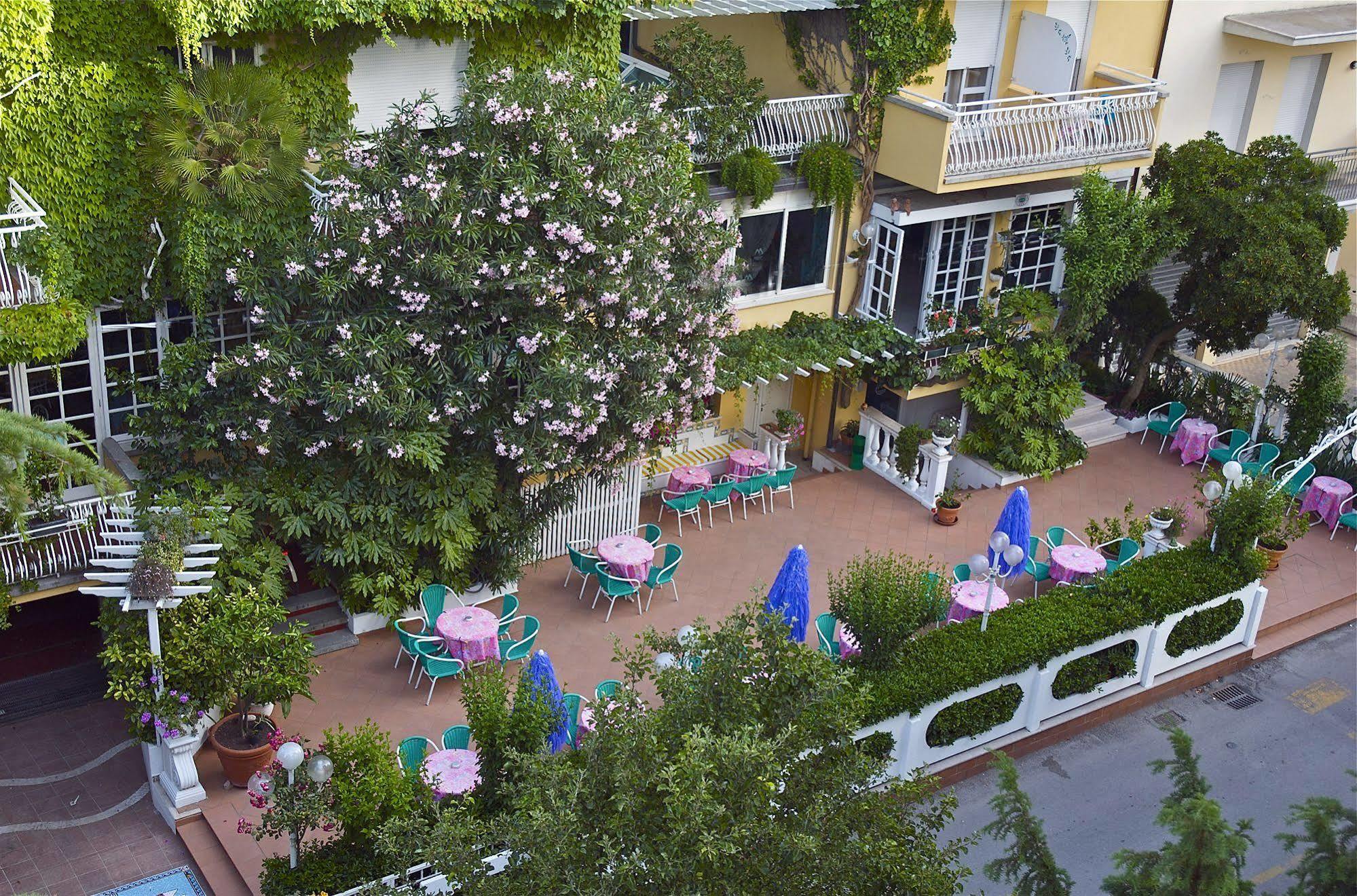 Hotel Marconi Cattolica Esterno foto