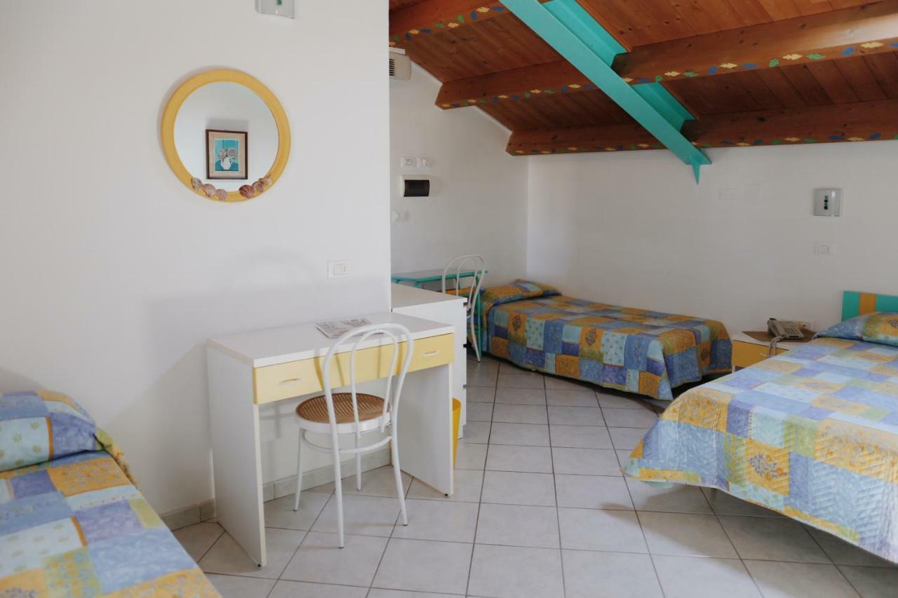 Hotel Marconi Cattolica Esterno foto