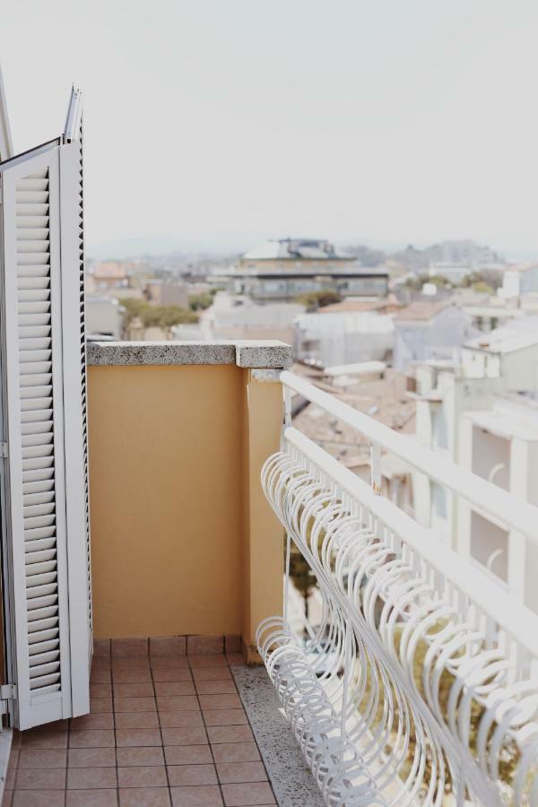 Hotel Marconi Cattolica Esterno foto