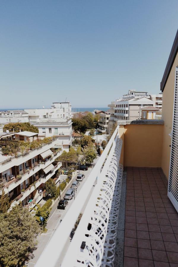 Hotel Marconi Cattolica Esterno foto